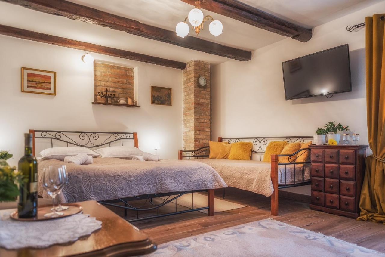 Tri Mudraca Inn Karanac Zimmer foto